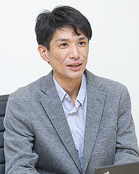 内田 浩史氏